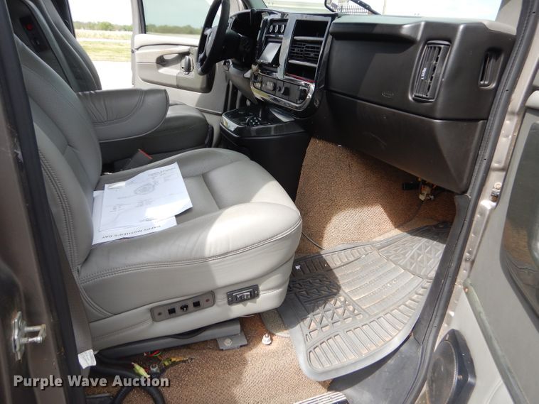 image for item GP9134 2008 GMC Savana G2500  handicap accessible van