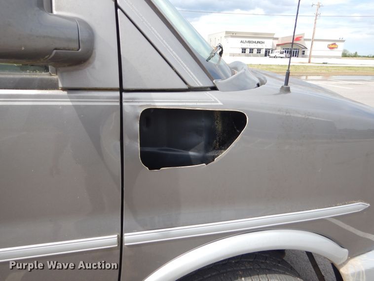 image for item GP9134 2008 GMC Savana G2500  handicap accessible van