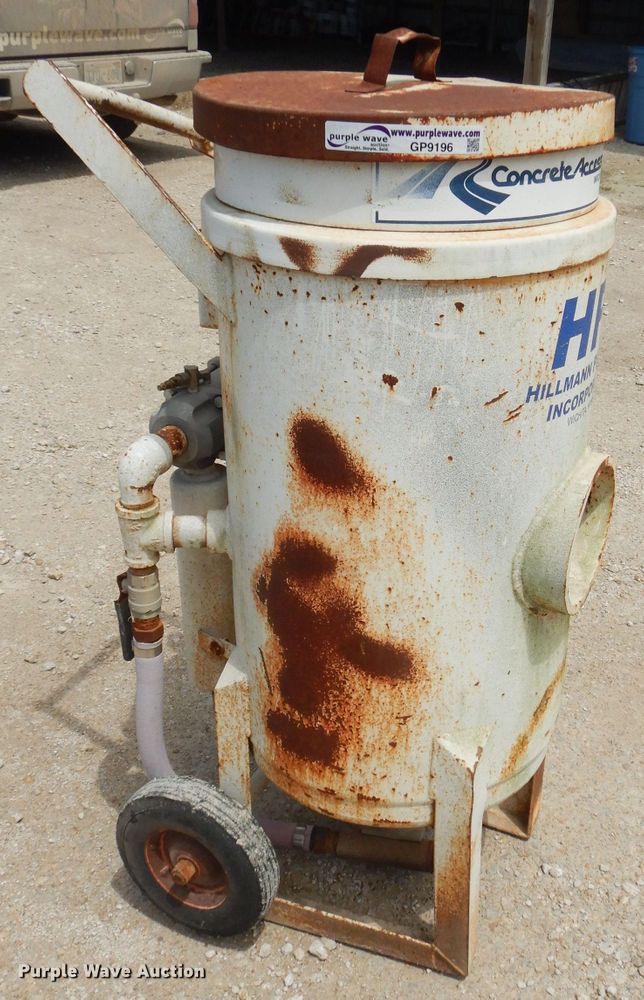*1999 U.S. Filter/Schmidt sandblaster in Iola, KS Item GP9196 sold