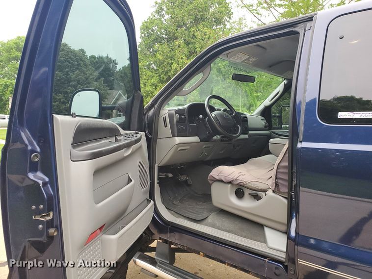 image for item GV9027 2006 Ford F350 Super Duty XLT  SuperCab pickup truck