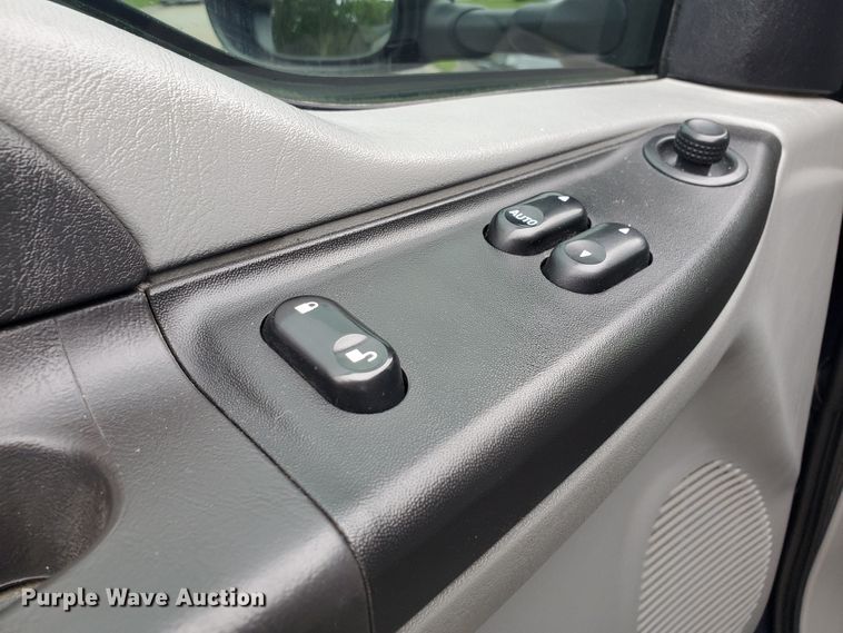 image for item GV9027 2006 Ford F350 Super Duty XLT  SuperCab pickup truck