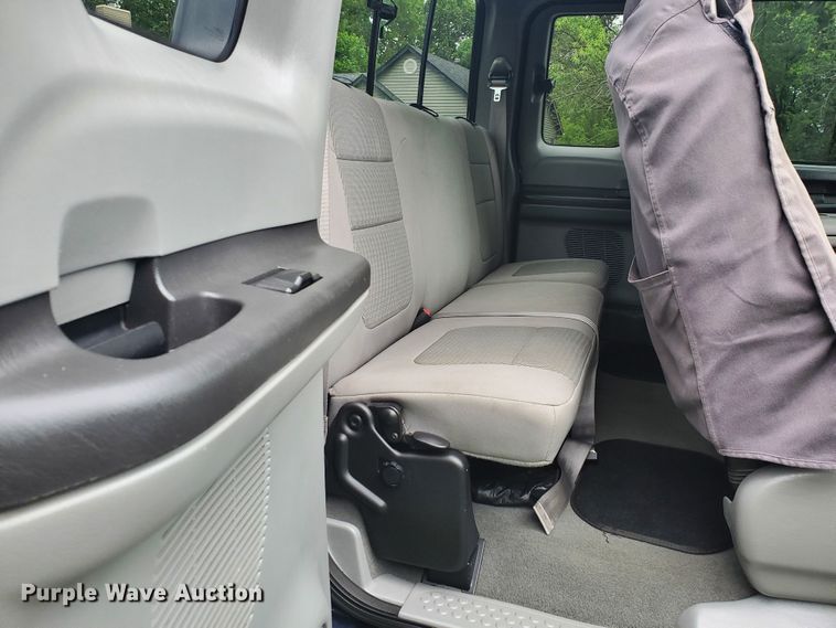 image for item GV9027 2006 Ford F350 Super Duty XLT  SuperCab pickup truck