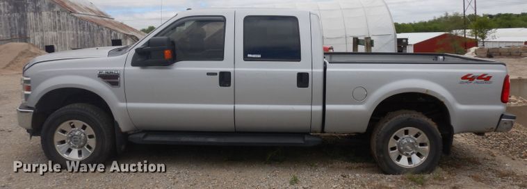 image for item GW9094 2008 Ford F350 Super Duty  Crew Cab pickup truck