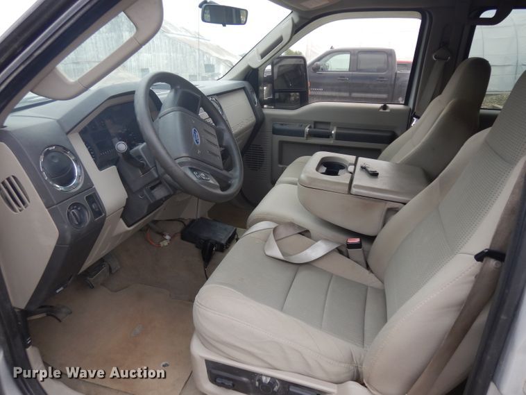 image for item GW9094 2008 Ford F350 Super Duty  Crew Cab pickup truck