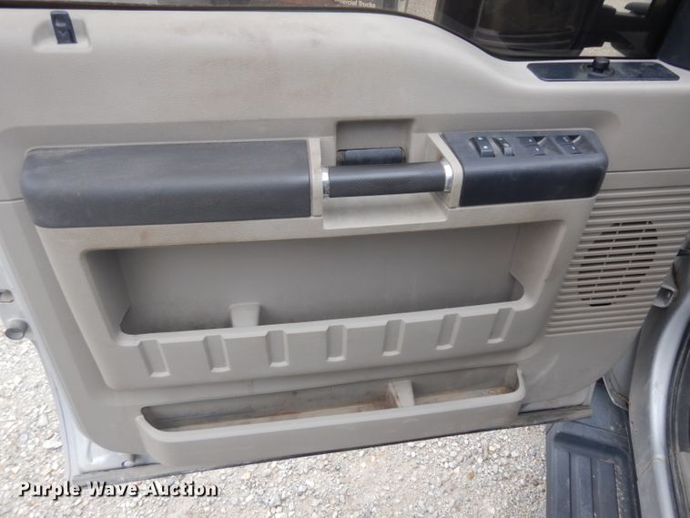 image for item GW9094 2008 Ford F350 Super Duty  Crew Cab pickup truck