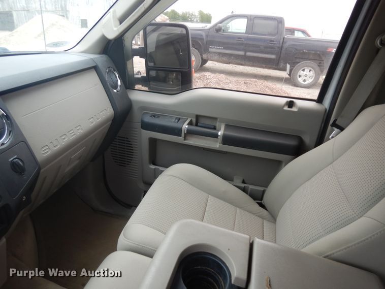 image for item GW9094 2008 Ford F350 Super Duty  Crew Cab pickup truck