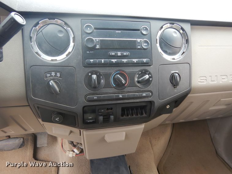 image for item GW9094 2008 Ford F350 Super Duty  Crew Cab pickup truck