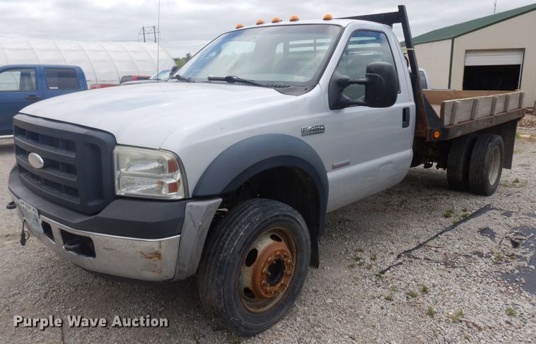 image for item GW9095 2006 Ford F450 Super Duty  flatbed truck