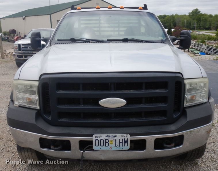 image for item GW9095 2006 Ford F450 Super Duty  flatbed truck