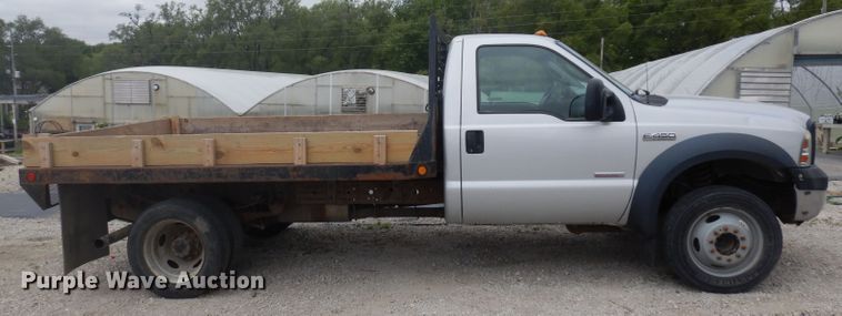 image for item GW9095 2006 Ford F450 Super Duty  flatbed truck