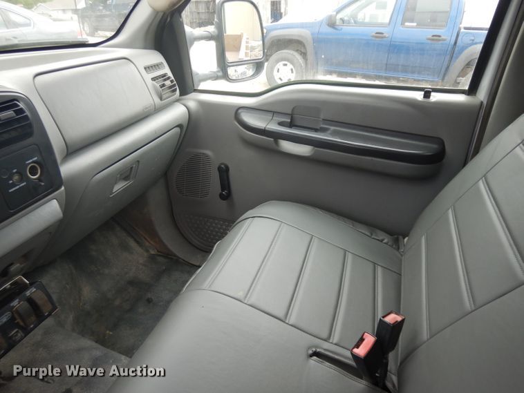 image for item GW9095 2006 Ford F450 Super Duty  flatbed truck