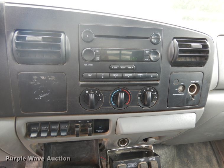 image for item GW9095 2006 Ford F450 Super Duty  flatbed truck