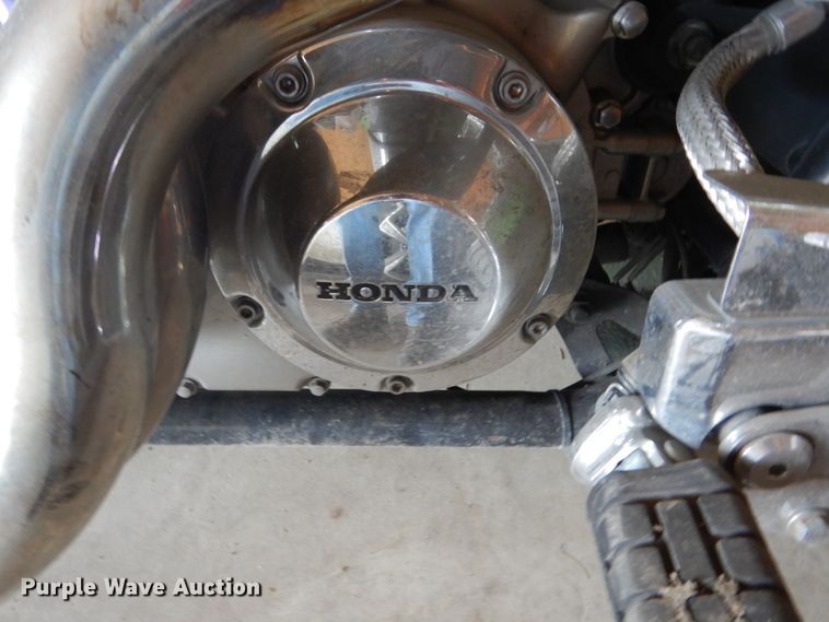 image for item GW9607 2002 Honda VTX1800C2 motorcycle