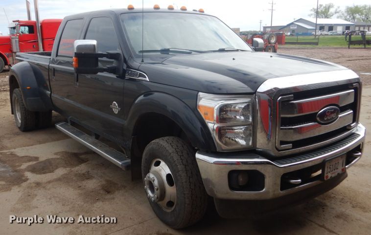 image for item GW9864 2012 Ford F350 Super Duty  Crew Cab pickup truck