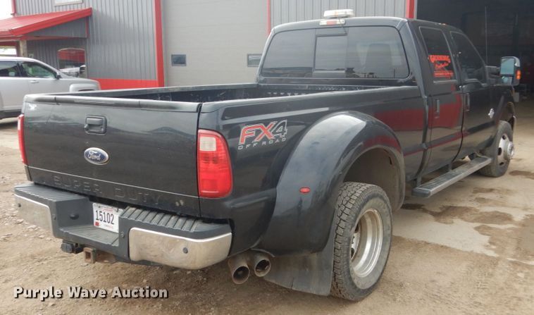 image for item GW9864 2012 Ford F350 Super Duty  Crew Cab pickup truck