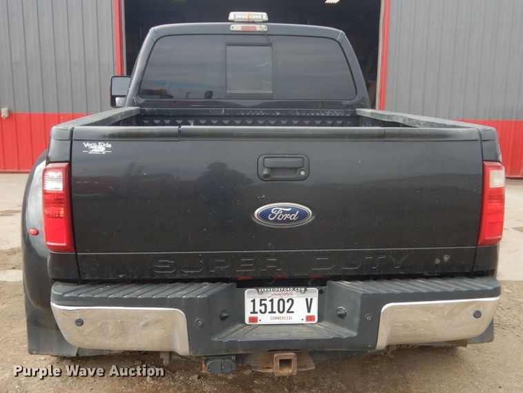 image for item GW9864 2012 Ford F350 Super Duty  Crew Cab pickup truck