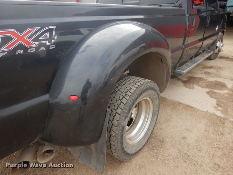 image for item GW9864 2012 Ford F350 Super Duty  Crew Cab pickup truck