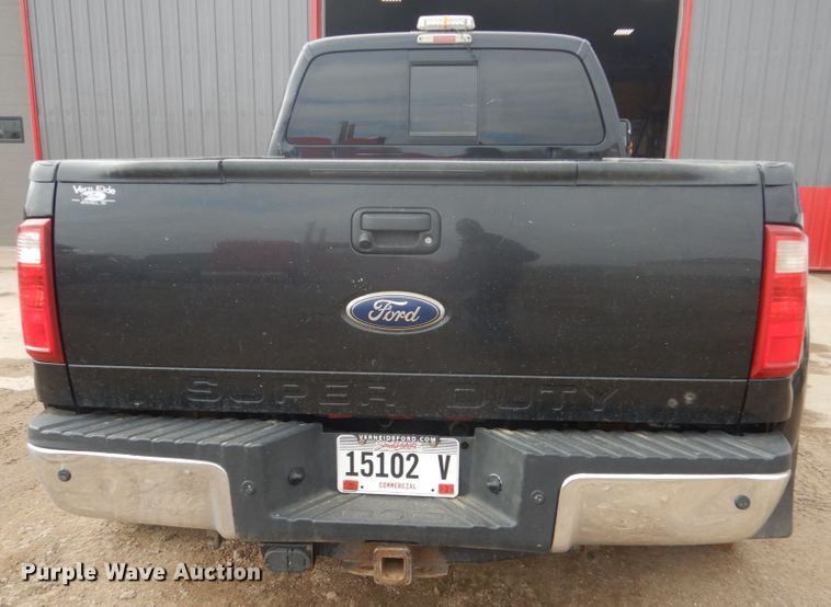 image for item GW9864 2012 Ford F350 Super Duty  Crew Cab pickup truck