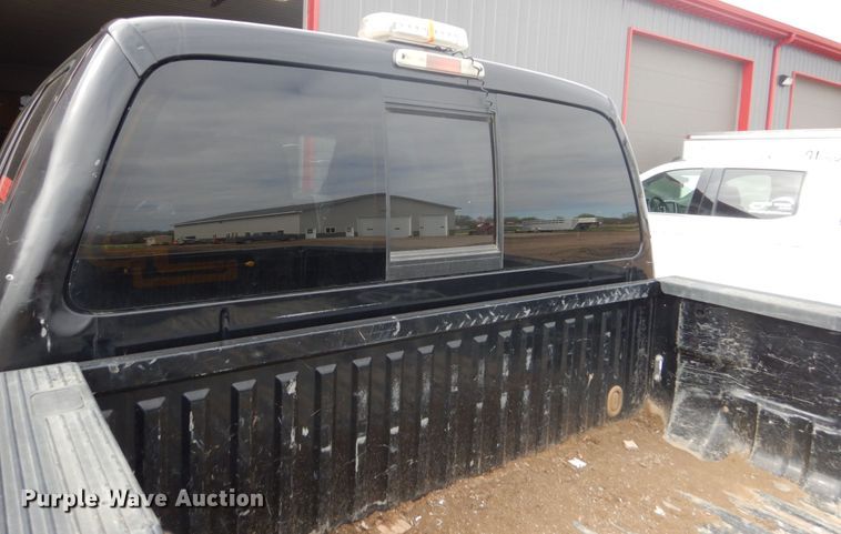 image for item GW9864 2012 Ford F350 Super Duty  Crew Cab pickup truck