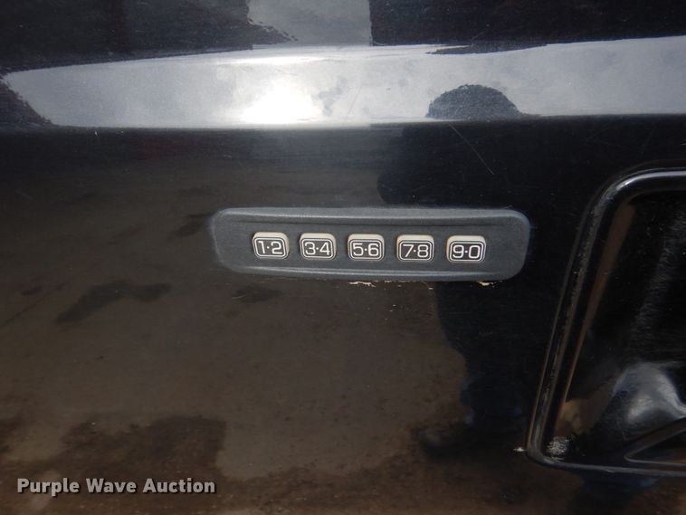 image for item GW9864 2012 Ford F350 Super Duty  Crew Cab pickup truck