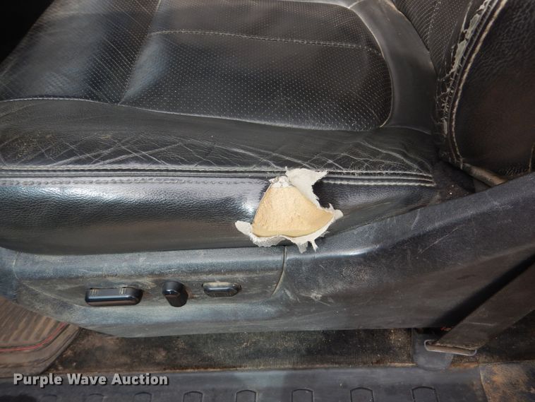 image for item GW9864 2012 Ford F350 Super Duty  Crew Cab pickup truck