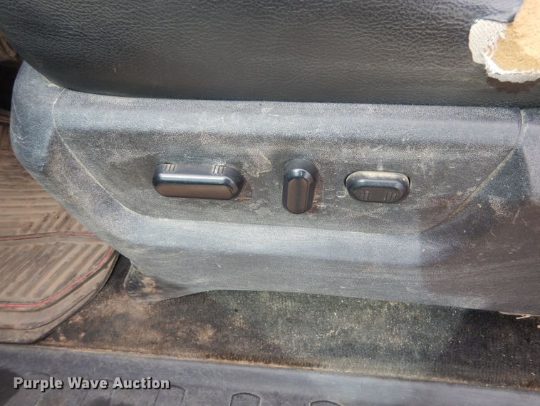 image for item GW9864 2012 Ford F350 Super Duty  Crew Cab pickup truck