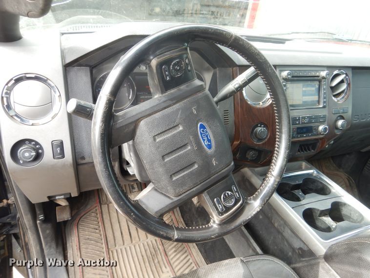 image for item GW9864 2012 Ford F350 Super Duty  Crew Cab pickup truck