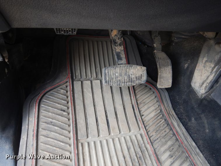 image for item GW9864 2012 Ford F350 Super Duty  Crew Cab pickup truck