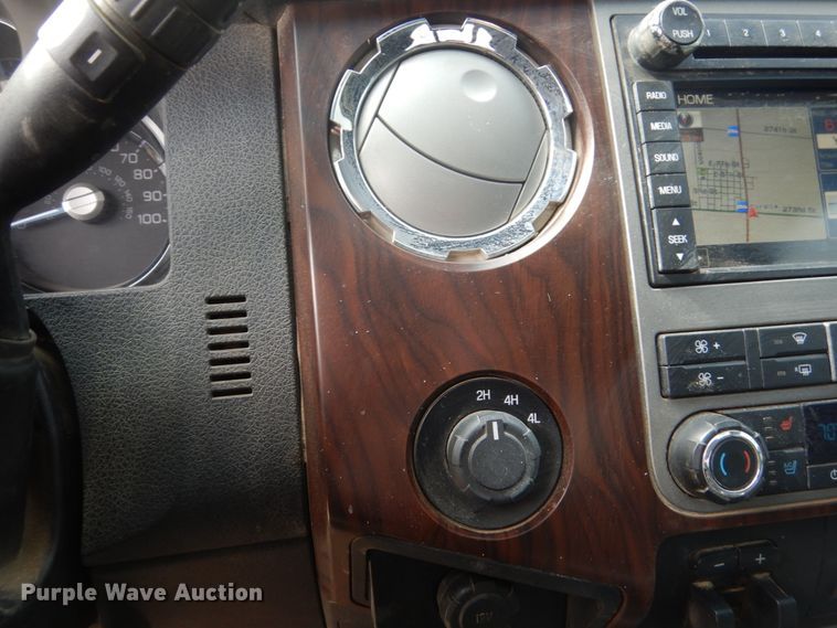 image for item GW9864 2012 Ford F350 Super Duty  Crew Cab pickup truck