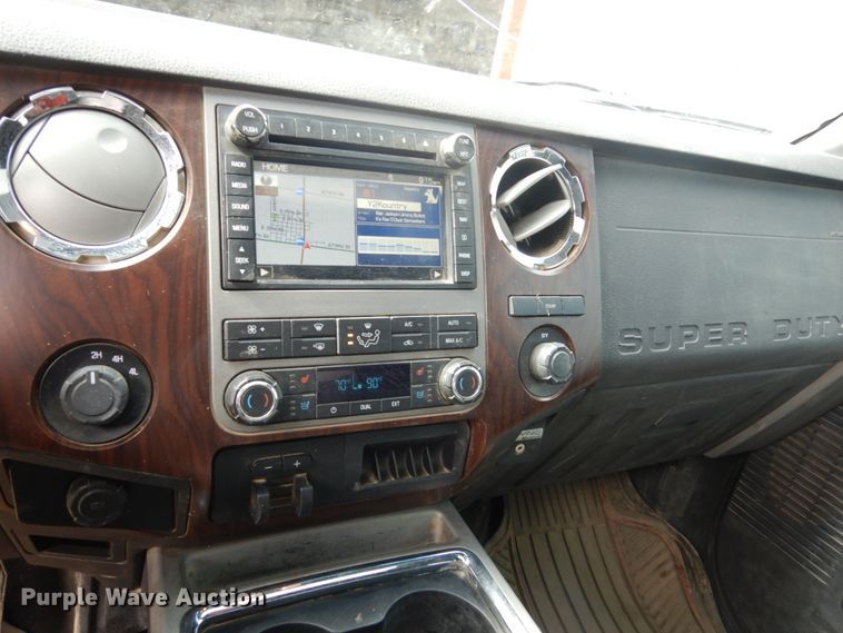 image for item GW9864 2012 Ford F350 Super Duty  Crew Cab pickup truck