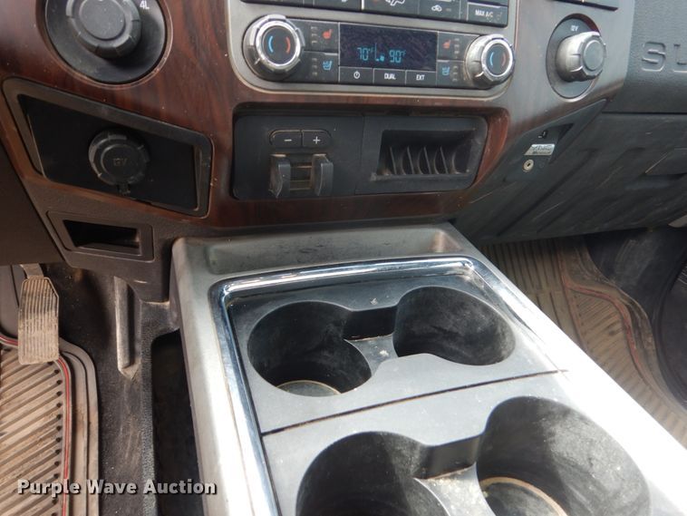 image for item GW9864 2012 Ford F350 Super Duty  Crew Cab pickup truck