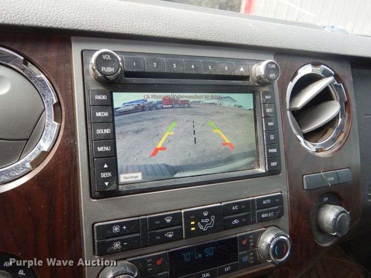 image for item GW9864 2012 Ford F350 Super Duty  Crew Cab pickup truck