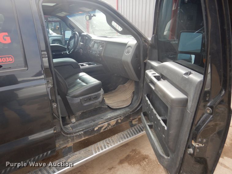 image for item GW9864 2012 Ford F350 Super Duty  Crew Cab pickup truck