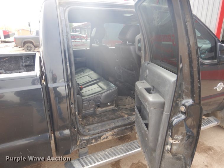 image for item GW9864 2012 Ford F350 Super Duty  Crew Cab pickup truck