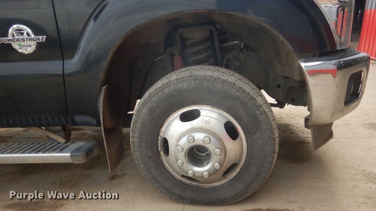 image for item GW9864 2012 Ford F350 Super Duty  Crew Cab pickup truck