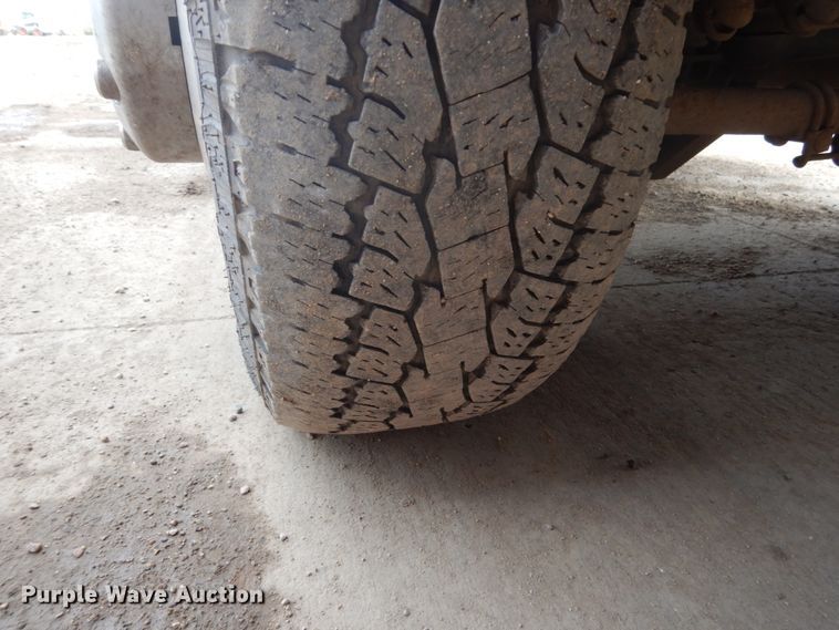 image for item GW9864 2012 Ford F350 Super Duty  Crew Cab pickup truck