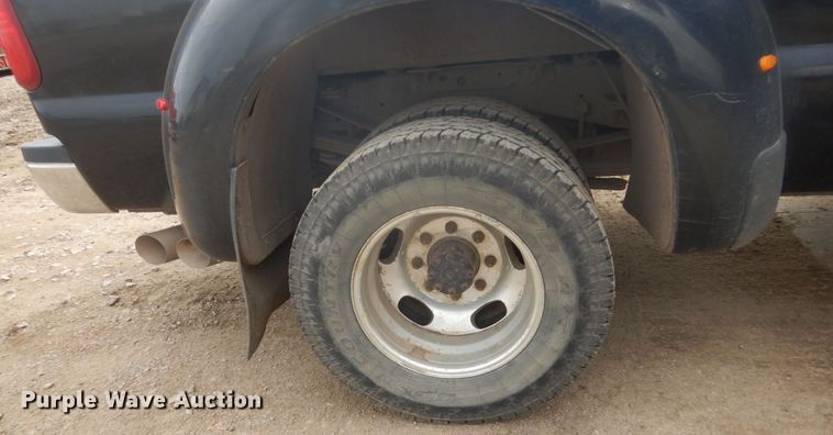 image for item GW9864 2012 Ford F350 Super Duty  Crew Cab pickup truck