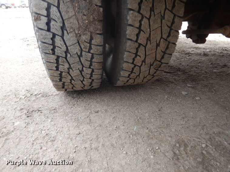 image for item GW9864 2012 Ford F350 Super Duty  Crew Cab pickup truck