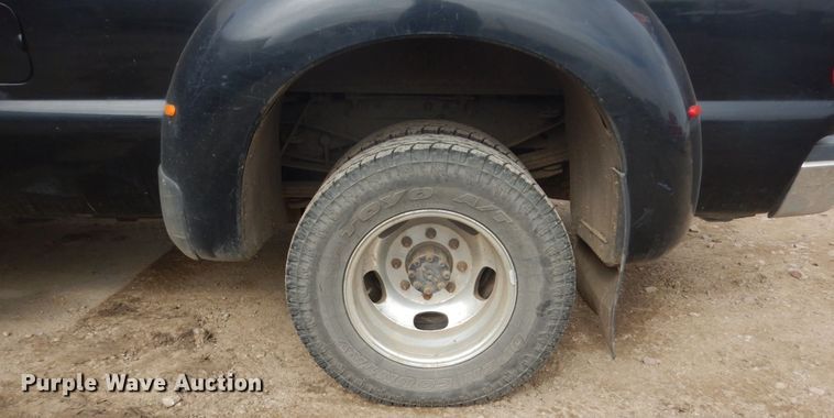 image for item GW9864 2012 Ford F350 Super Duty  Crew Cab pickup truck