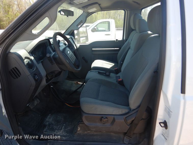 image for item GW9886 2013 Ford F350 Super Duty  pickup truck