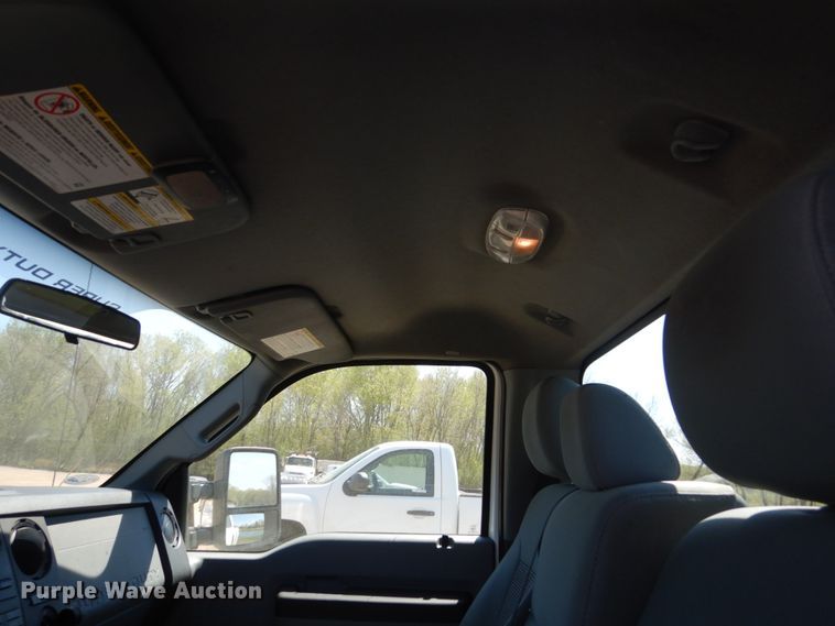 image for item GW9886 2013 Ford F350 Super Duty  pickup truck