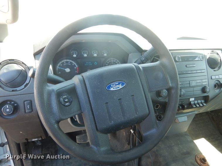 image for item GW9886 2013 Ford F350 Super Duty  pickup truck