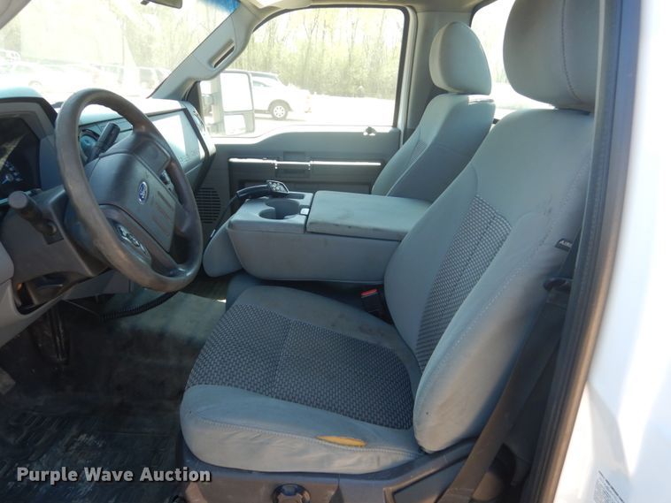 image for item GW9887 2013 Ford F350 Super Duty  pickup truck