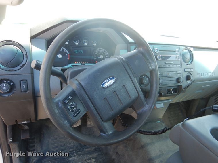 image for item GW9887 2013 Ford F350 Super Duty  pickup truck
