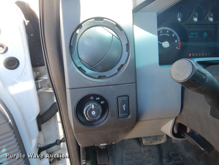 image for item GW9887 2013 Ford F350 Super Duty  pickup truck