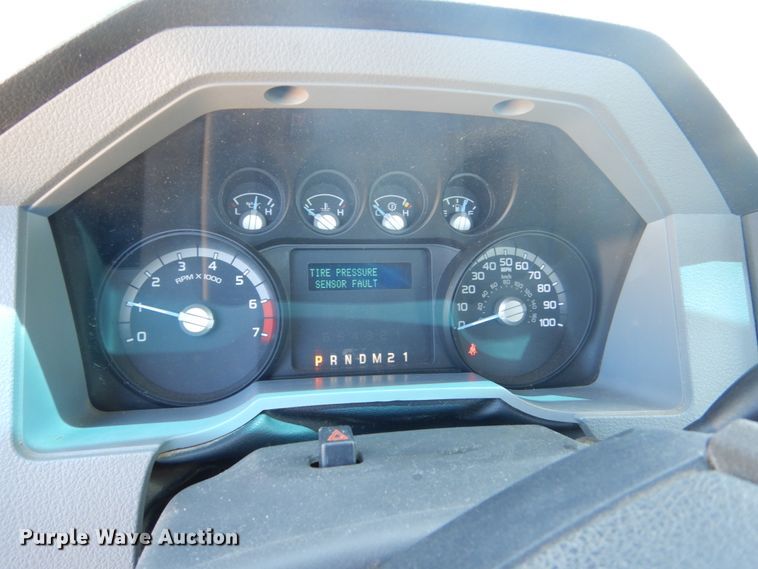 image for item GW9887 2013 Ford F350 Super Duty  pickup truck