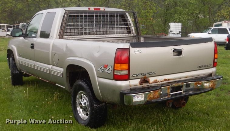 image for item GW9919 2000 Chevrolet Silverado 2500  Ext. Cab pickup truck