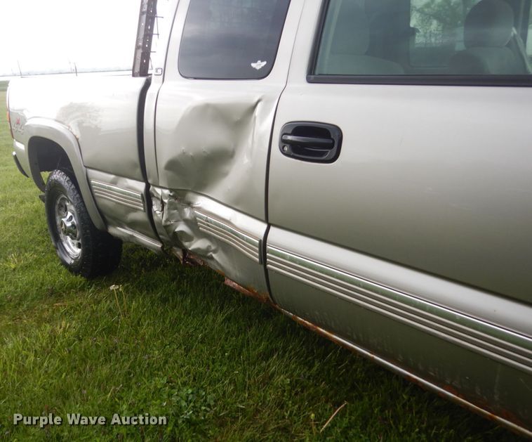 image for item GW9919 2000 Chevrolet Silverado 2500  Ext. Cab pickup truck