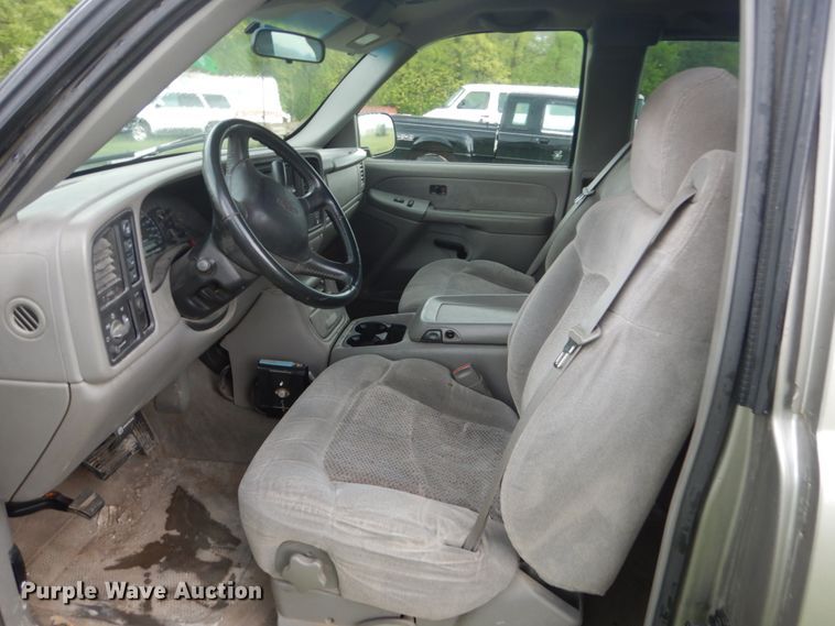 image for item GW9919 2000 Chevrolet Silverado 2500  Ext. Cab pickup truck