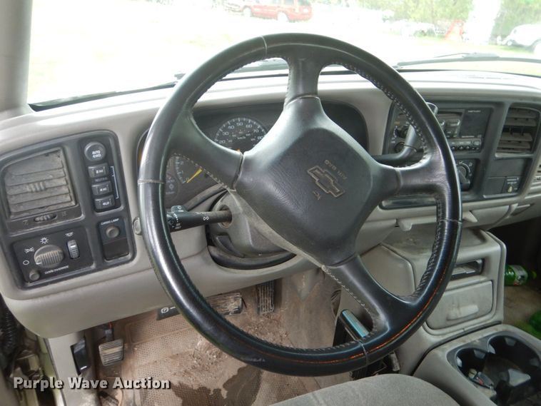 image for item GW9919 2000 Chevrolet Silverado 2500  Ext. Cab pickup truck